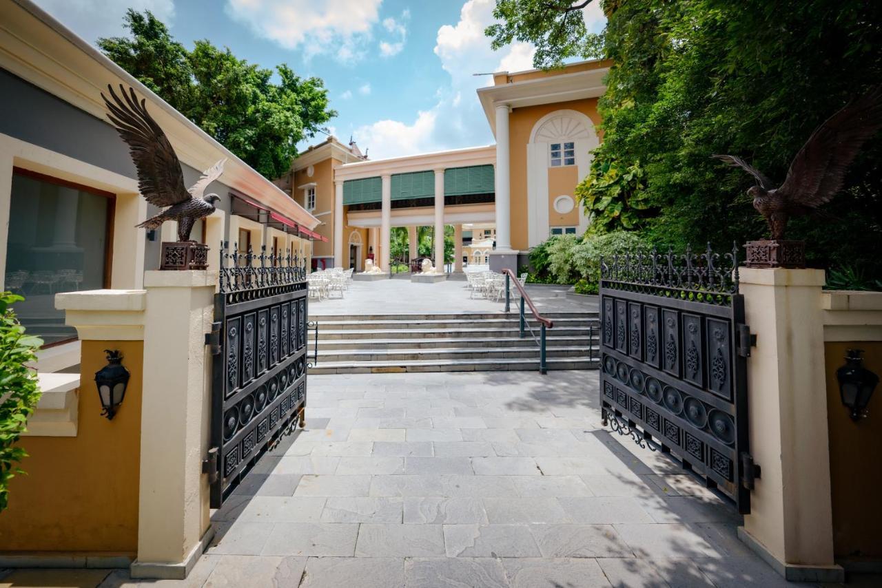 Raajkutir - Ihcl Seleqtions Hotel Kolkata Exterior photo